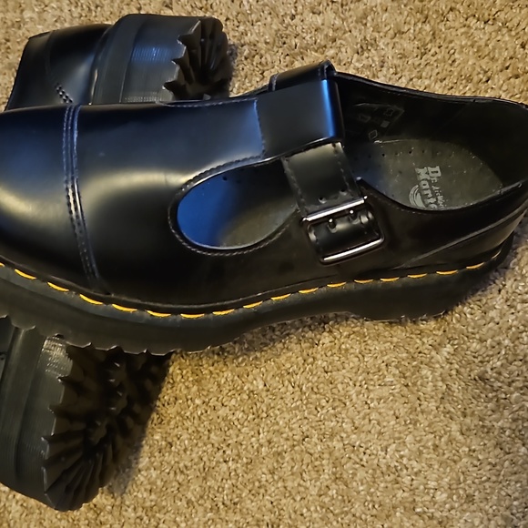 Shoes - Picture 4 of 4